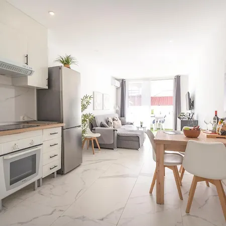 Chaparral Deluxe Pool Oasis 아파트