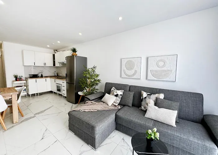 Chaparral Deluxe Pool Oasis *